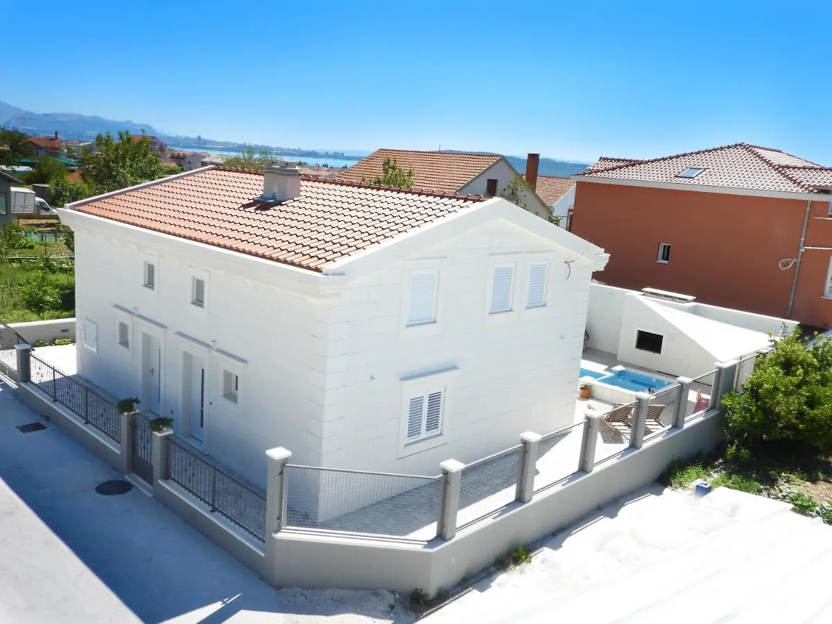 Villa White Rose Kastela 0*,