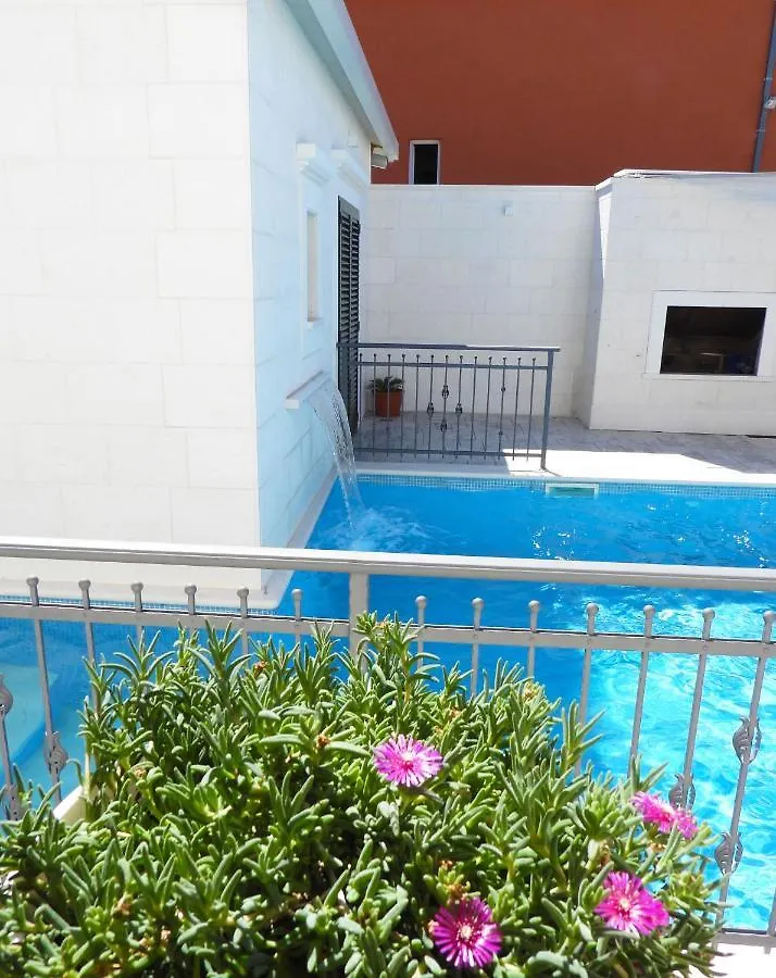 Villa White Rose Kastela