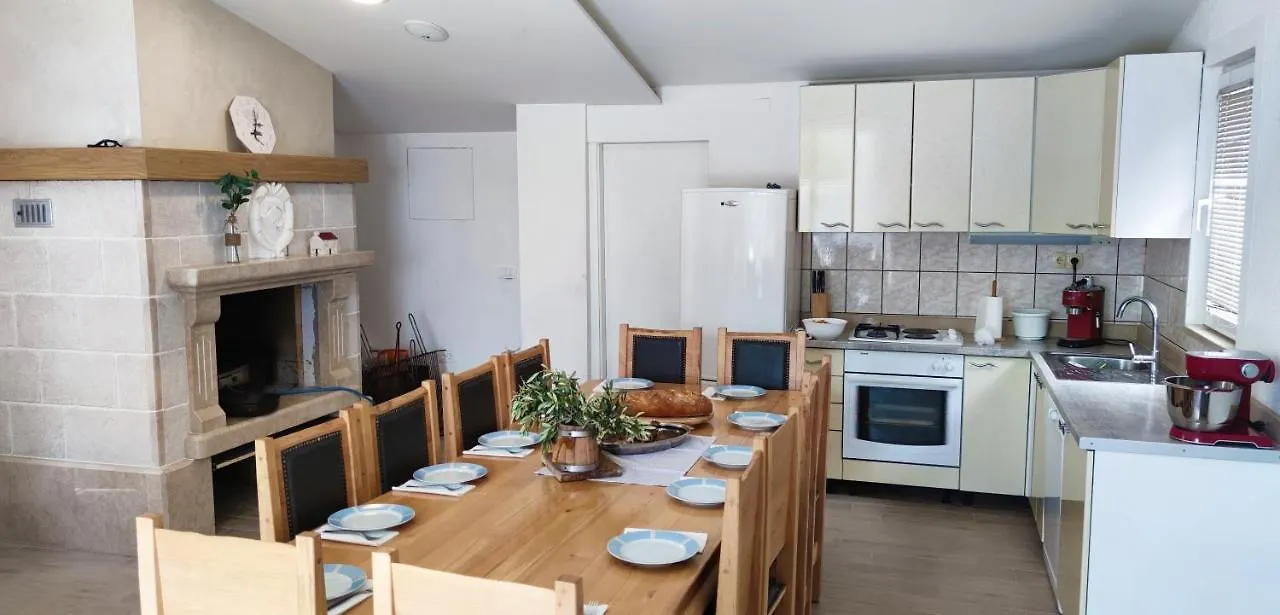 Villa White Rose Kastela